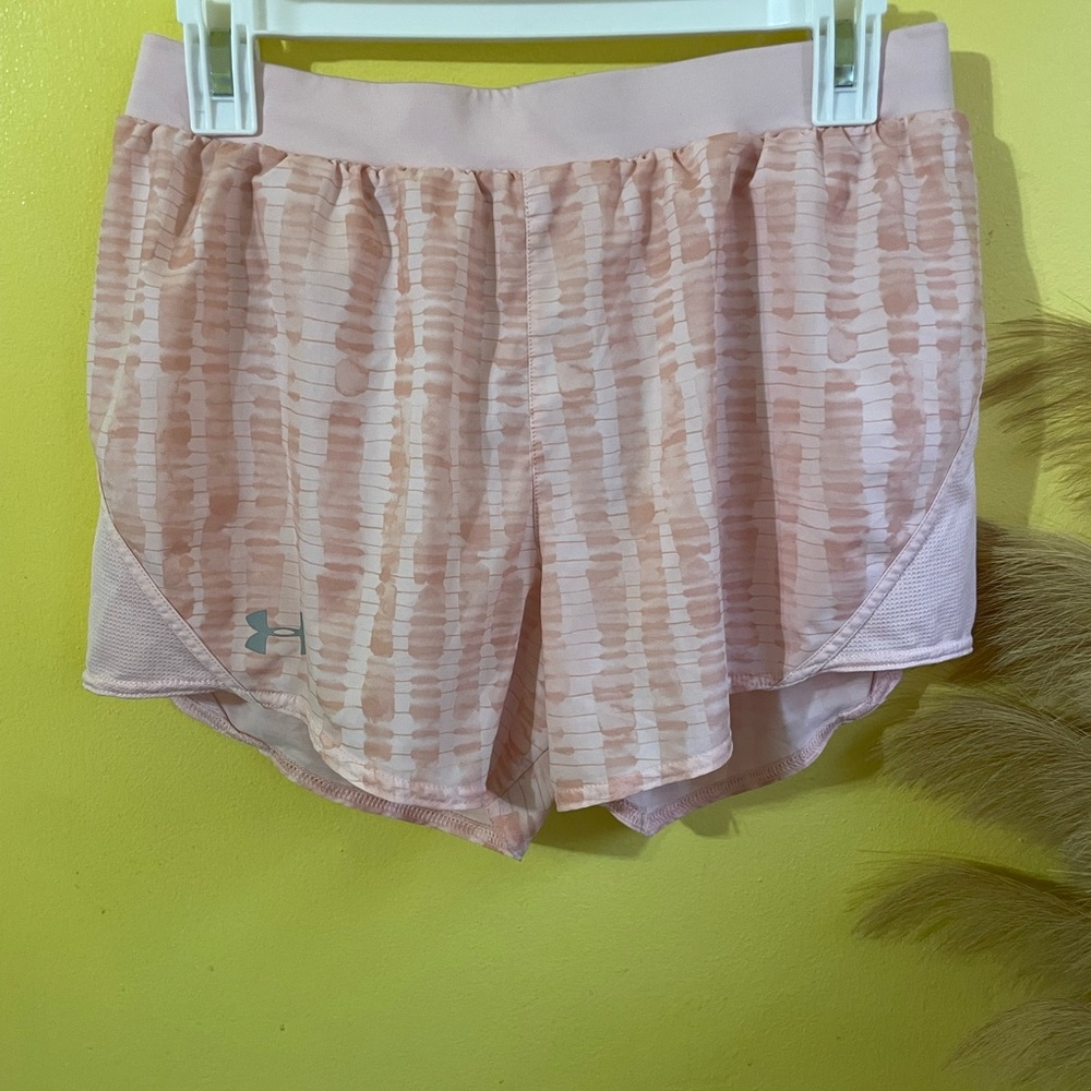 ☀️Under Armour Women's Patterned Peach Shorts